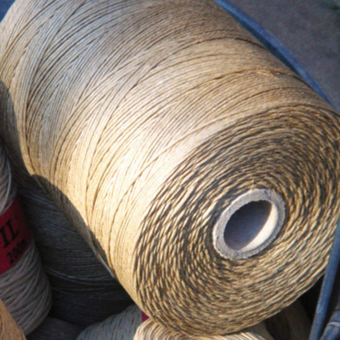 Grosse bobine de lin poli 1 kg